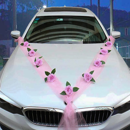 Parure florale pour voiture de mariage